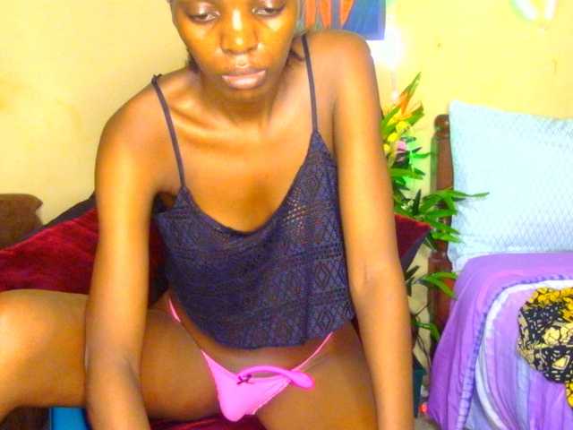 Gladwell live cam on BongaCams