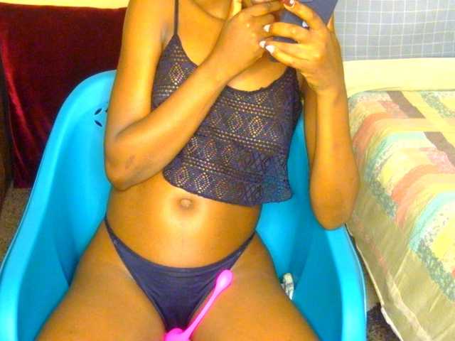 Gladwell live cam on BongaCams