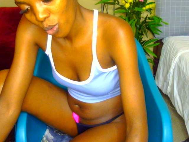 Gladwell live cam on BongaCams