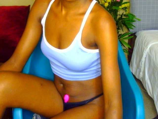 Gladwell live cam on BongaCams