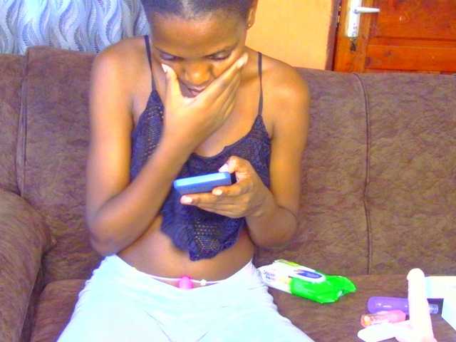 Gladwell's BongaCams show and profile