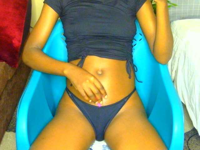 Gladwell live cam on BongaCams