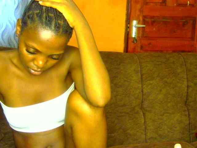 Gladwell Live Webcam on BongaCams