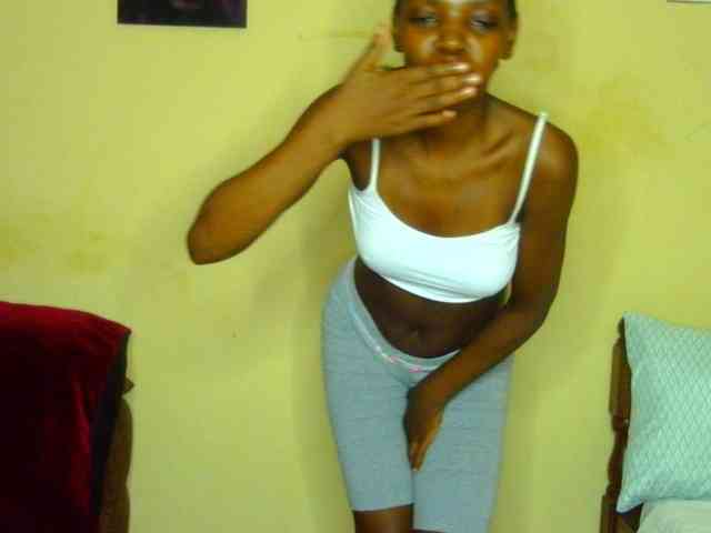 Gladwell Live Webcam on BongaCams