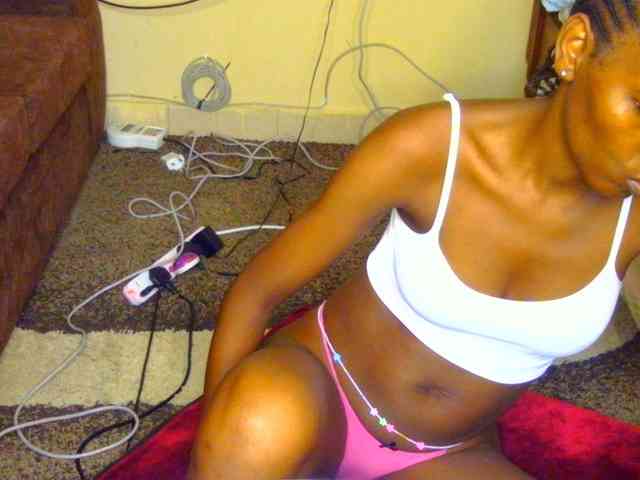 Gladwell Live Webcam on BongaCams