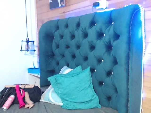 HottAlexxxa's BongaCams show and profile