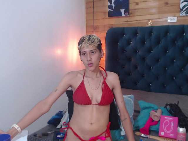 le modèle HottAlexxxa est en webcam porno dans un show sur le site bongacams, il possède les tags suivants: Latino/Hispanic,Blonde,Shaved