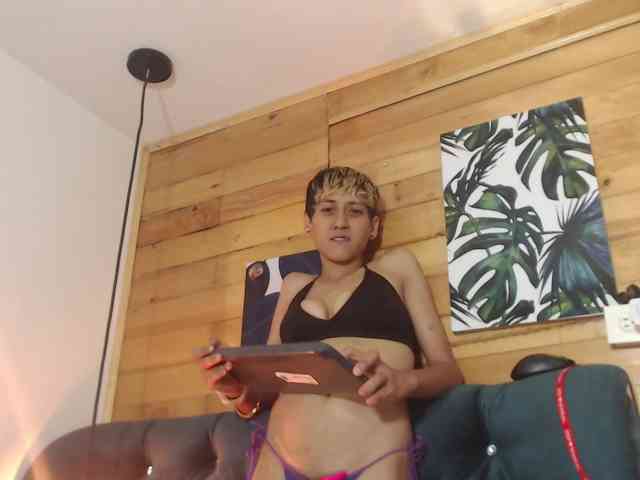 HottAlexxxa webcam