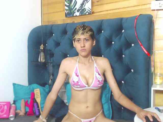 HottAlexxxa webcam