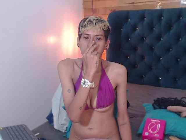 HottAlexxxa webcam