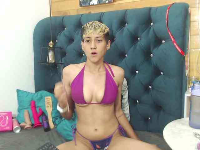 HottAlexxxa webcam