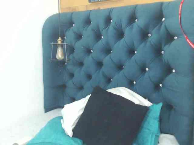 HottAlexxxa webcam