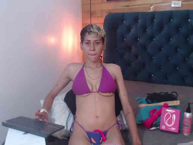 HottAlexxxa webcam
