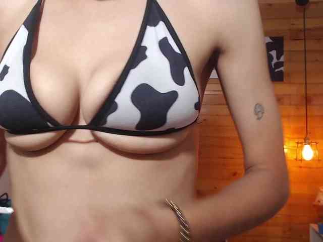 HottAlexxxa webcam