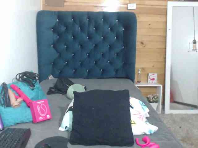 HottAlexxxa webcam