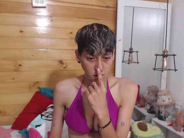 HottAlexxxa webcam