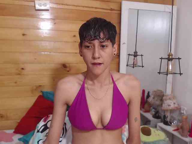 HottAlexxxa webcam