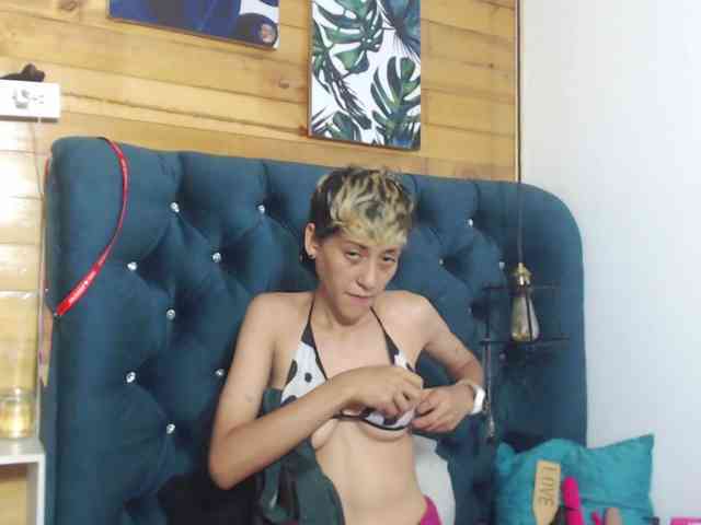 HottAlexxxa webcam
