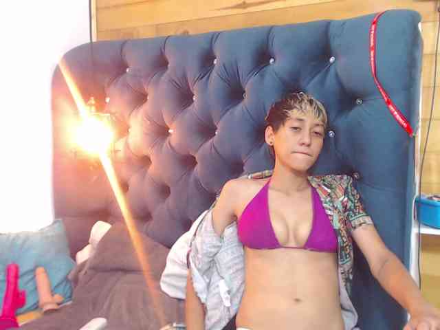 HottAlexxxa webcam