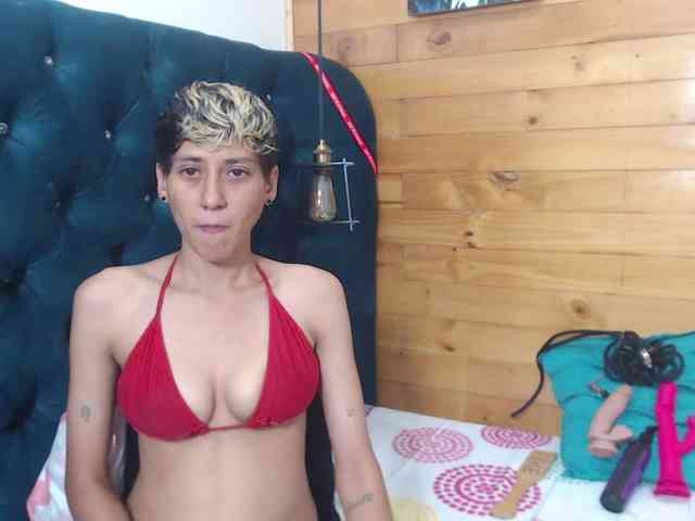 HottAlexxxa webcam