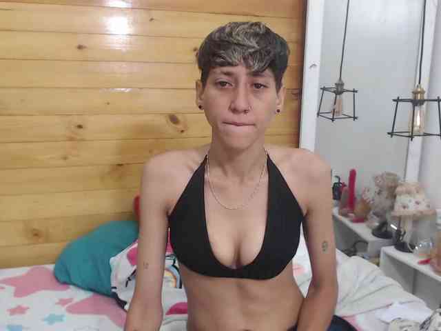 HottAlexxxa webcam