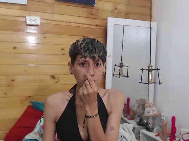 HottAlexxxa webcam