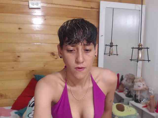 Modèle: HottAlexxxa