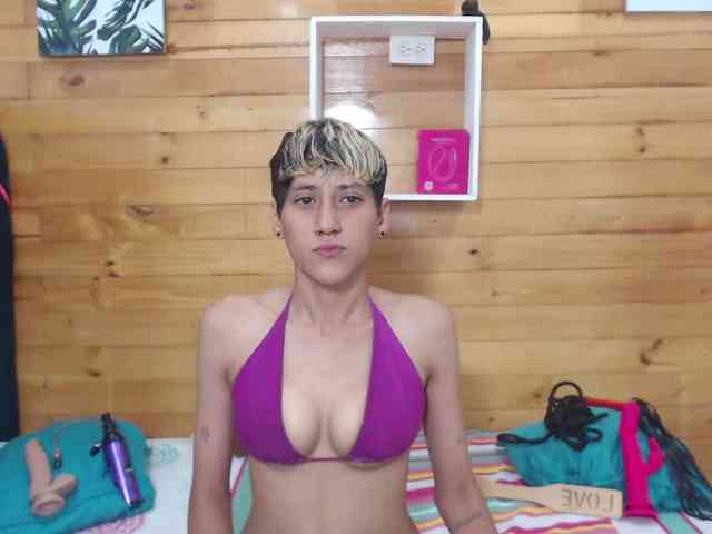 HottAlexxxa webcam