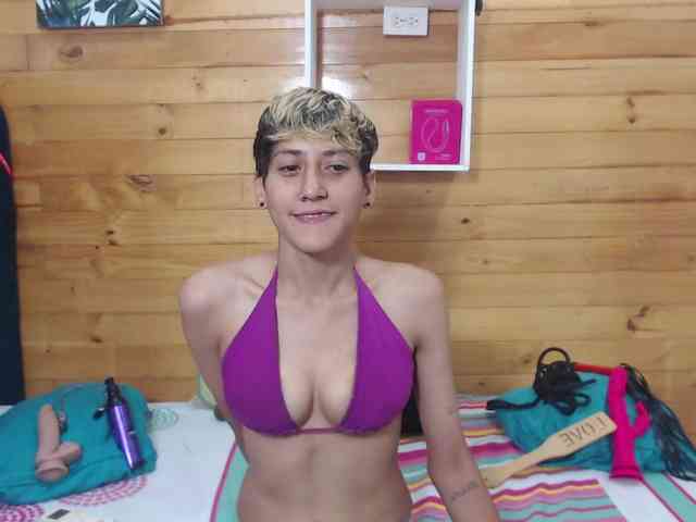HottAlexxxa webcam