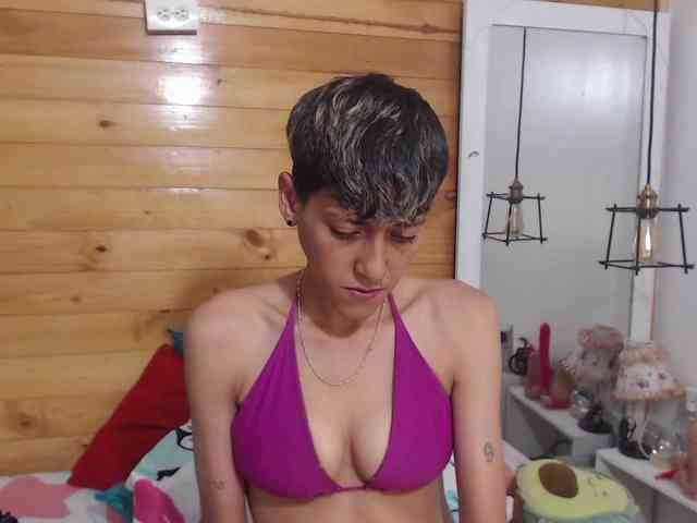 HottAlexxxa webcam