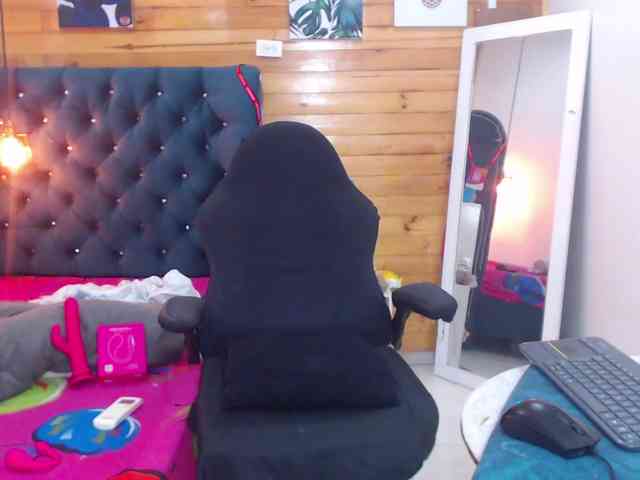 HottAlexxxa webcam