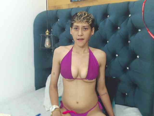 HottAlexxxa webcam