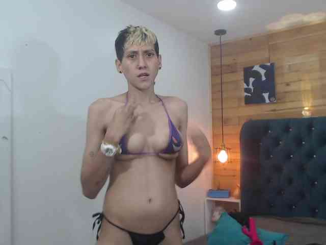 Modèle: HottAlexxxa