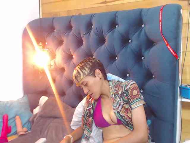 HottAlexxxa webcam