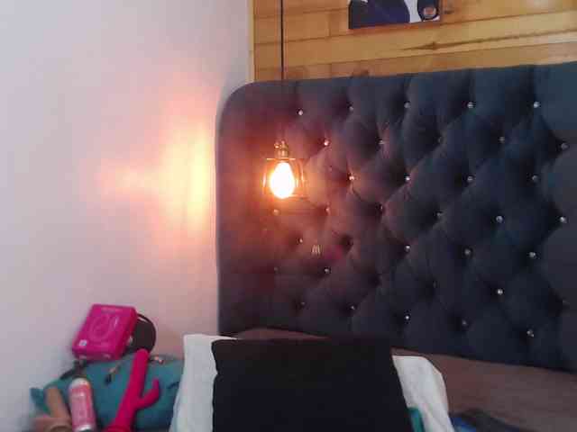 HottAlexxxa webcam
