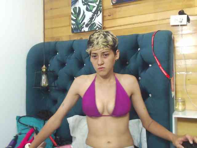 HottAlexxxa webcam
