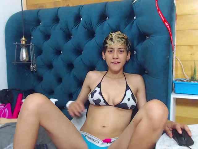 HottAlexxxa webcam