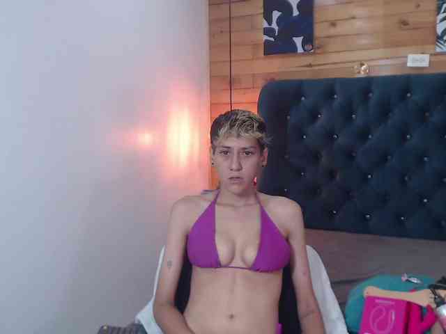 HottAlexxxa webcam
