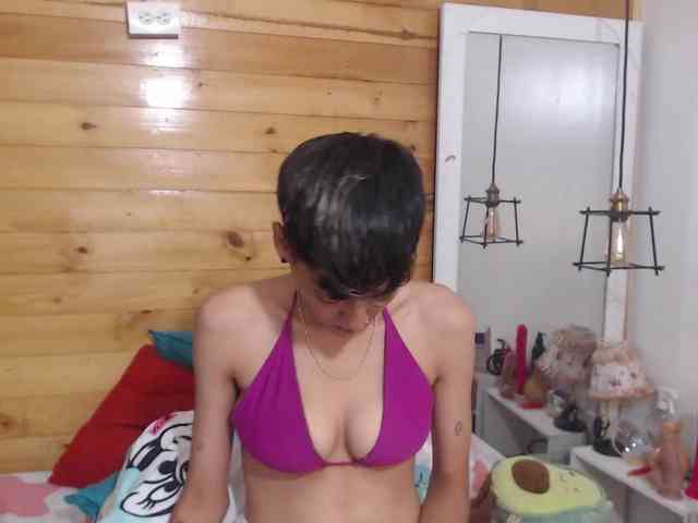 HottAlexxxa webcam