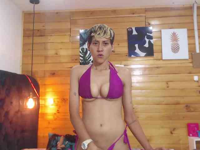 HottAlexxxa webcam