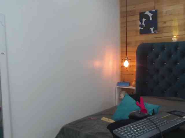 Modèle: HottAlexxxa