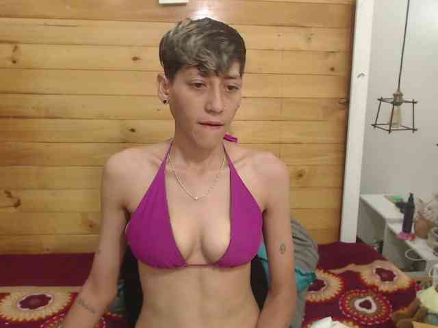 HottAlexxxa webcam