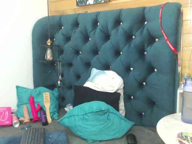 HottAlexxxa webcam