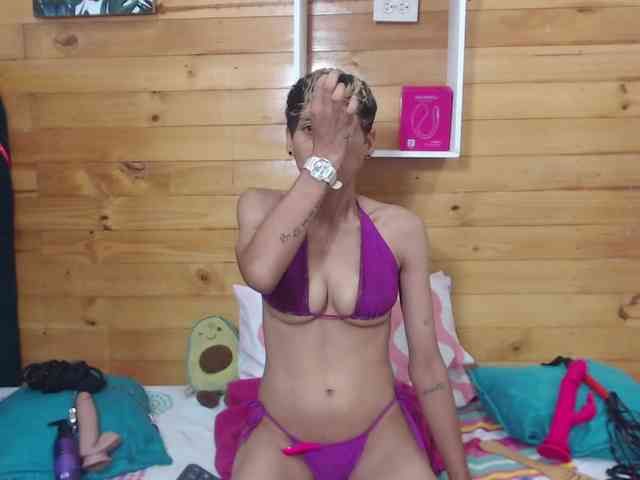 HottAlexxxa webcam