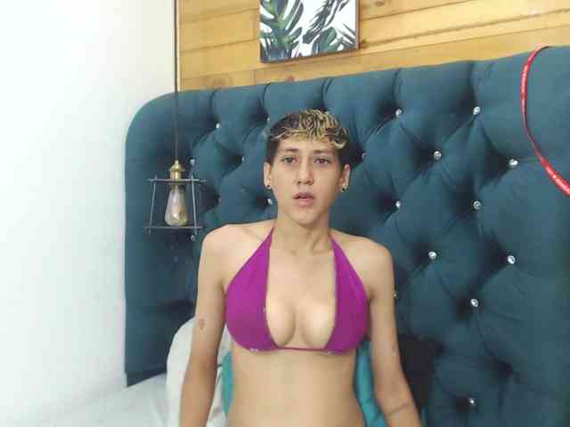 HottAlexxxa webcam