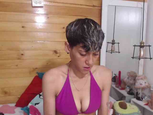 HottAlexxxa webcam