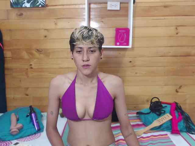 HottAlexxxa webcam