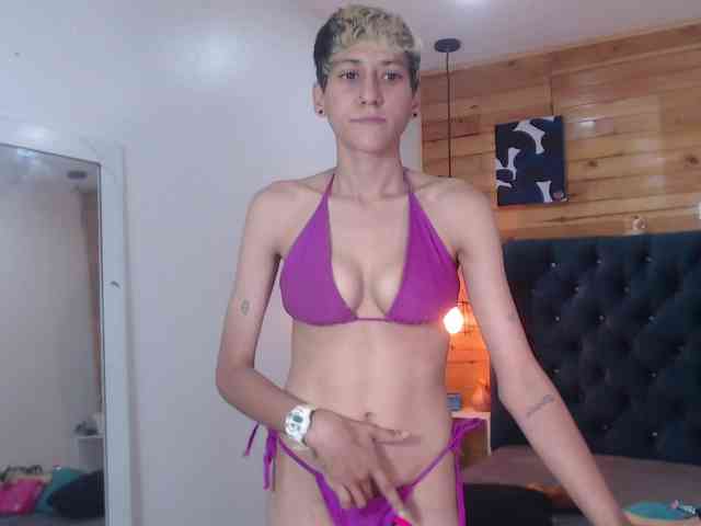 HottAlexxxa webcam