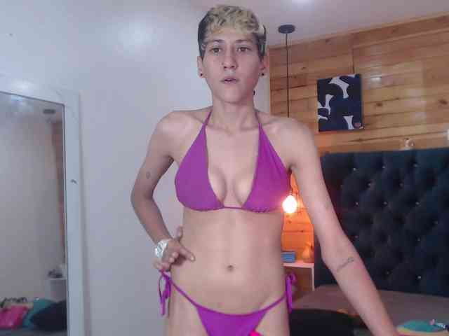 HottAlexxxa webcam
