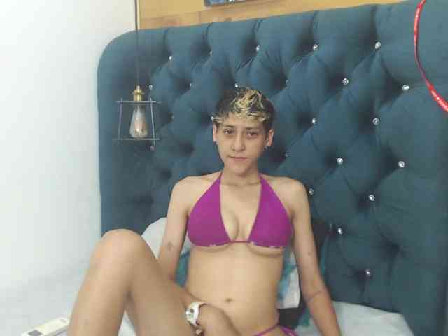 HottAlexxxa webcam